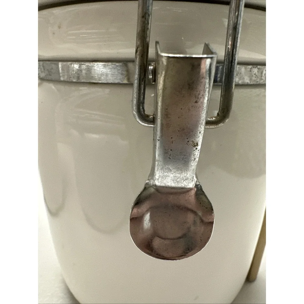 China 3 piece Canister Set W/ Wooden Spoons White Locking Lids